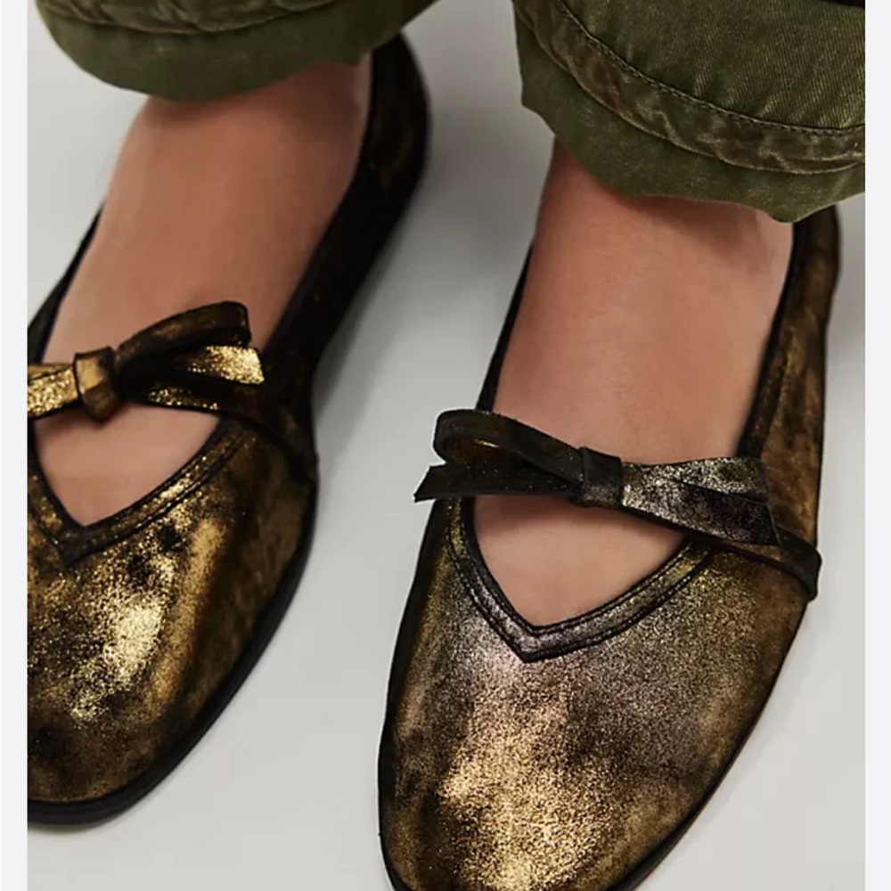 Free People Mania Bow Flats Broze Age Metallic Size 7 NWOT - Picture 2 of 7